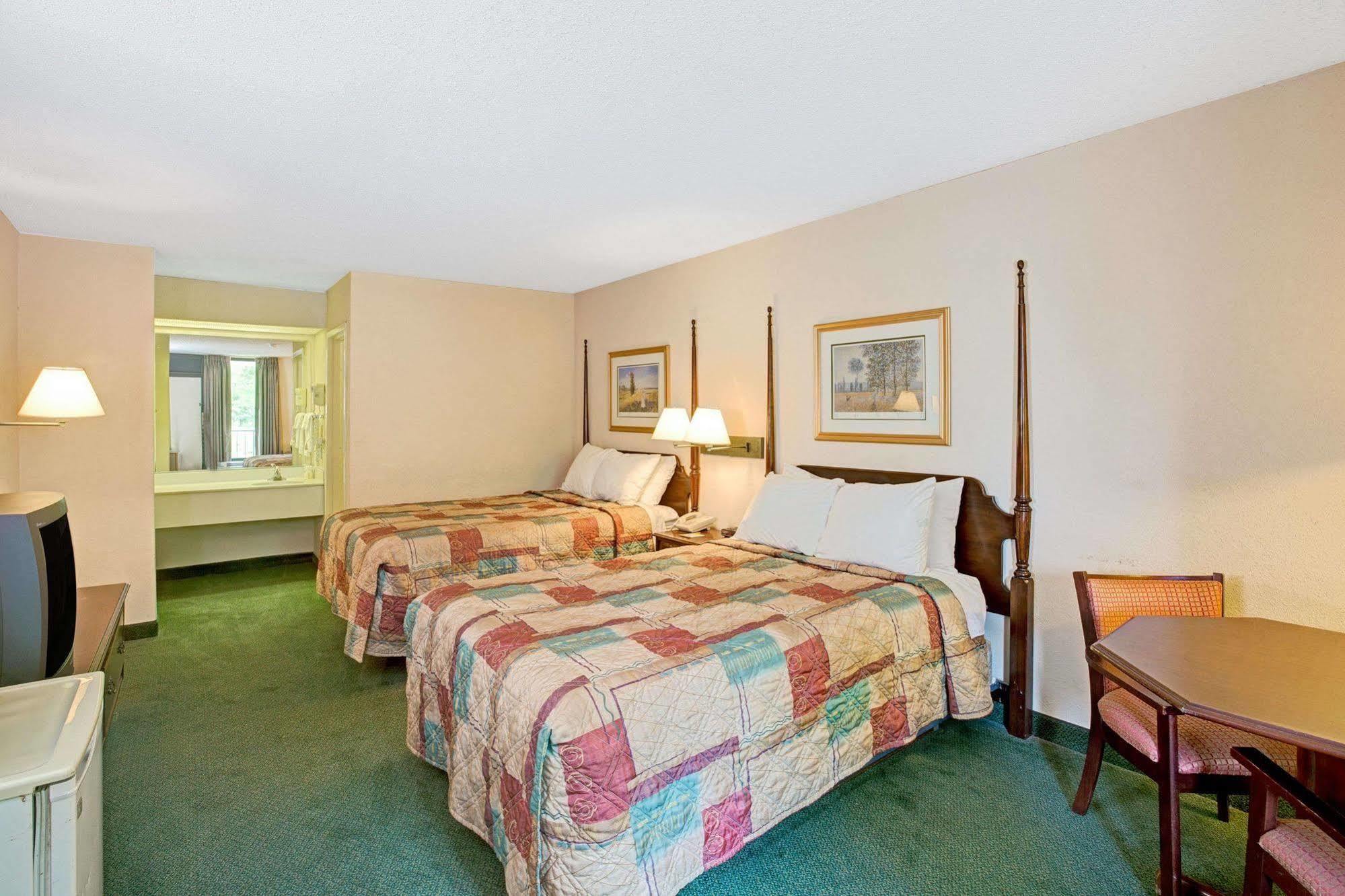 Days Inn Lake Norman كورنيليوس المظهر الخارجي الصورة